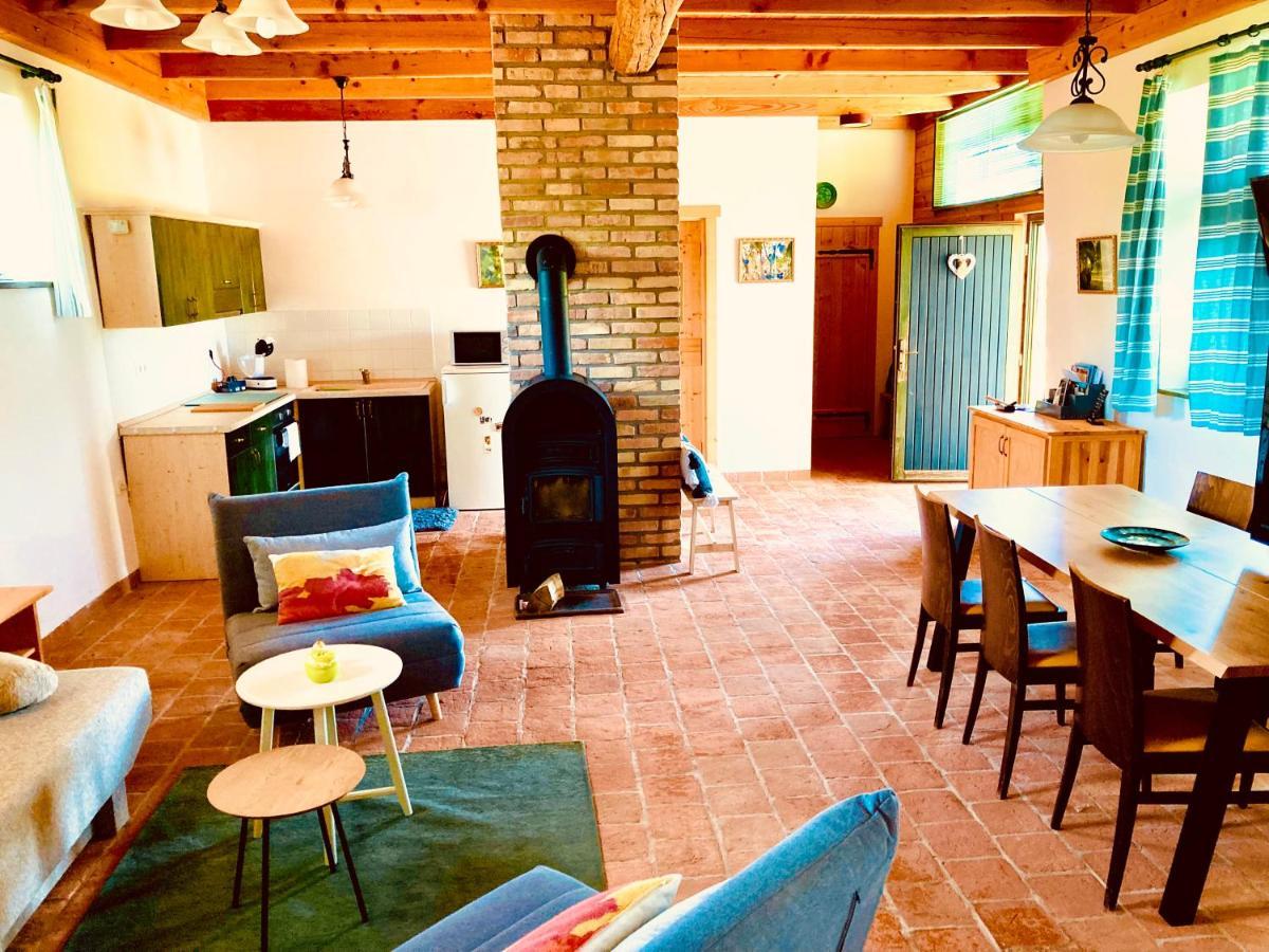 Édenkert Vendégházak Pécsvárad Extérieur photo
